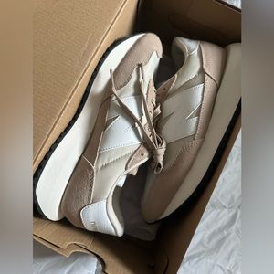 New Balance 237 W8.5 brown/white